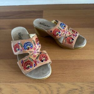 Alegria Boho Sandals, Embroidered Slip On Platform Shoes, Size 39, Comfy Clogs